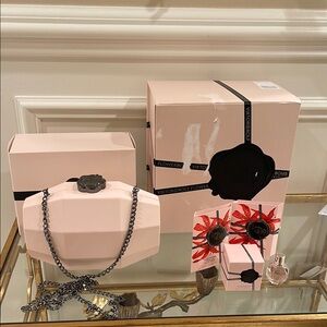 Viktor & Rolf Flowerbomb clutch Gift Set